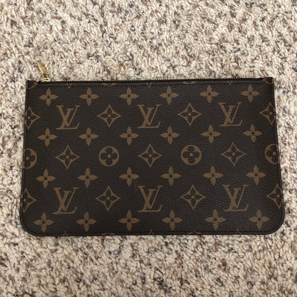 Louis Vuitton Neverfull pouch mm in monogram